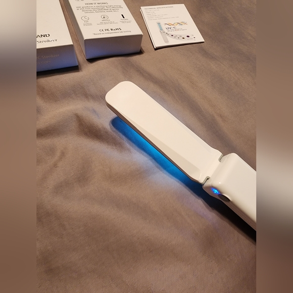 Small handheld Ultraviolet light for sterilization - Picture 6 of 6